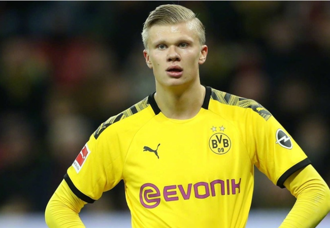 足球英超冬窗“标王”浮现，转会费惊人