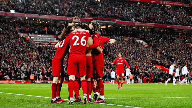 受伤的彭啸进入战上海U20的替补席，此前球员遭遇韧带损伤