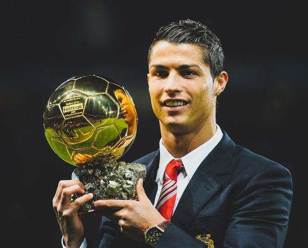 喜鹊9000万招揽谢什科，曼联理智退场是上策！