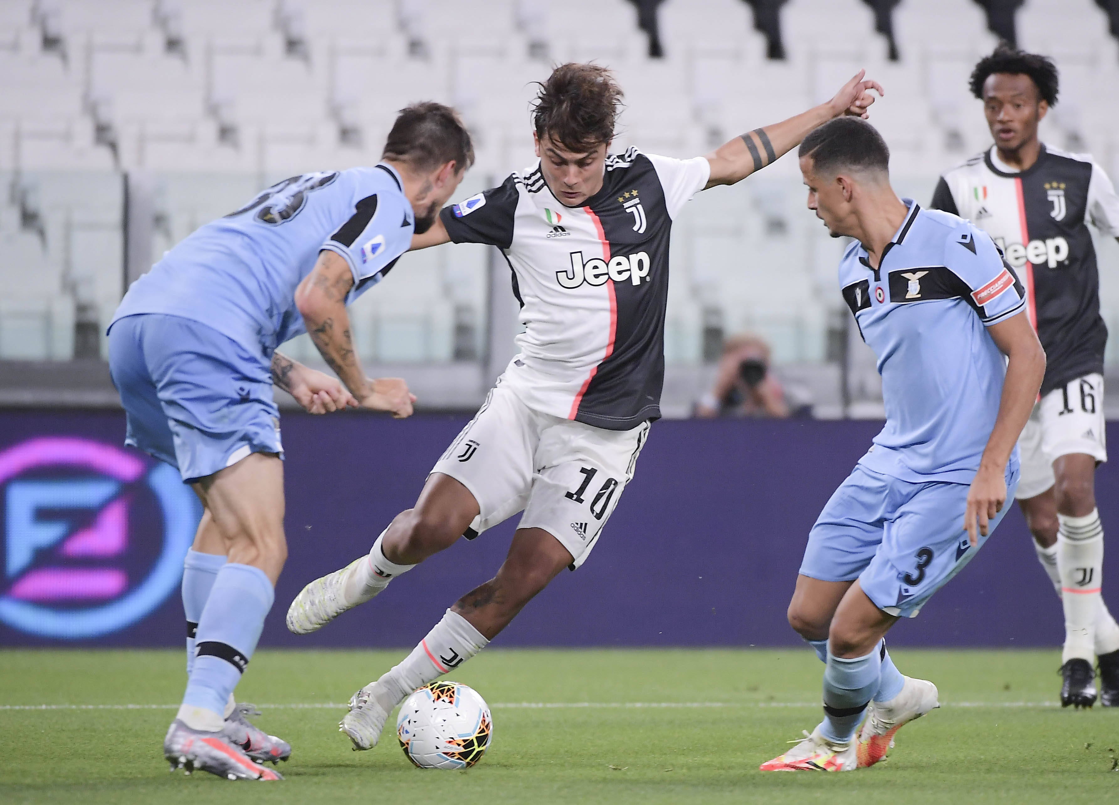 进攻状态惨淡！勇士&鹈鹕首节三分21中2仅得35分