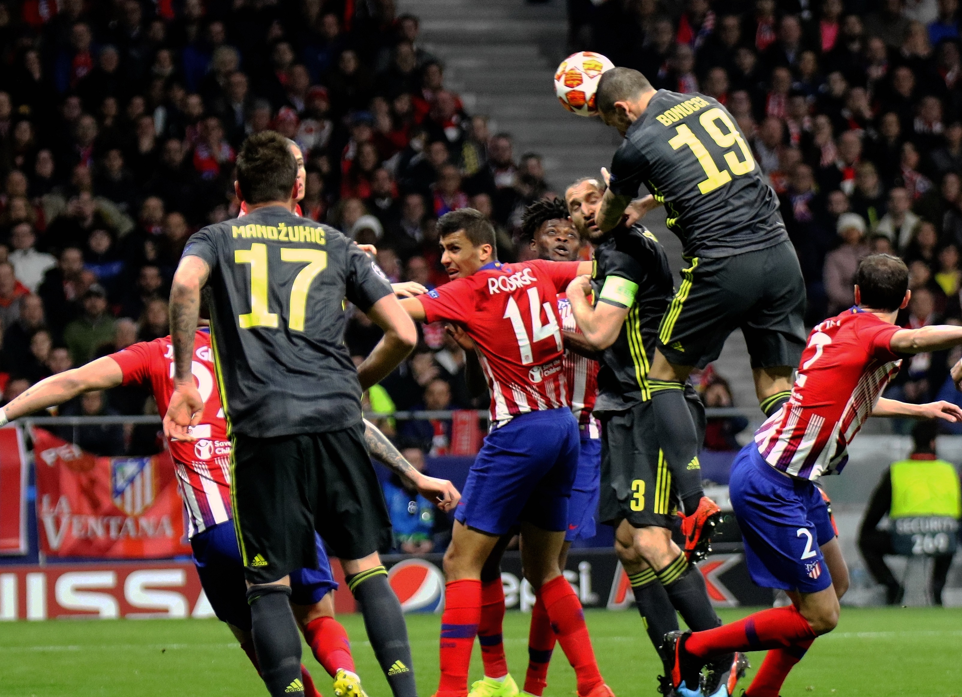 布伦森&布里奇斯首节合计23分，尼克斯首节落后2分